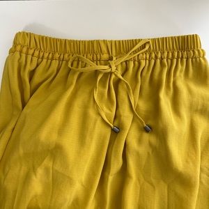 | ZARA| yellow skirt
